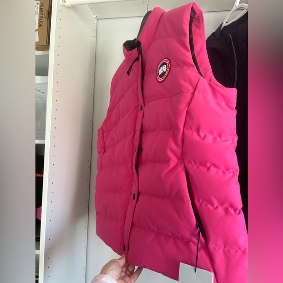 Canada Goose Vest - Picture 4 of 14